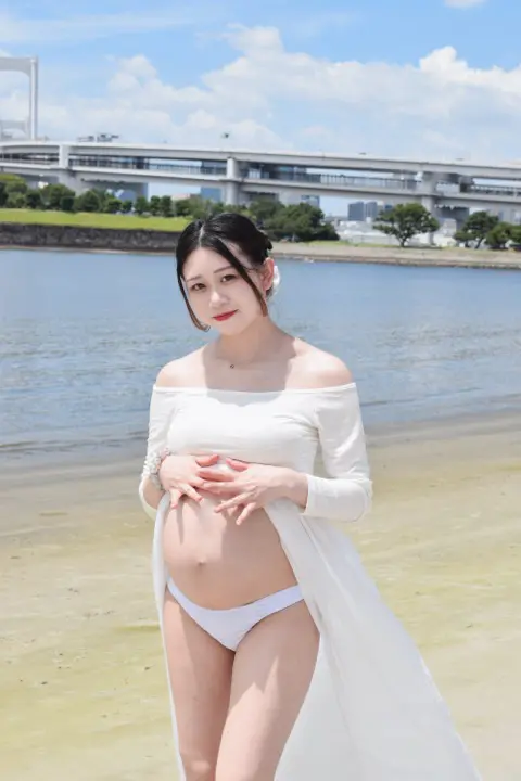 海辺で撮影したマタニティフォト（165枚目）
