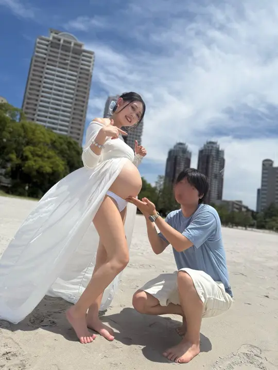 海辺で撮影したマタニティフォト（253枚目）