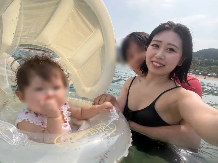 赤ちゃん、初めての海へ。家族3人で過ごした夏の日 未公開写真 1